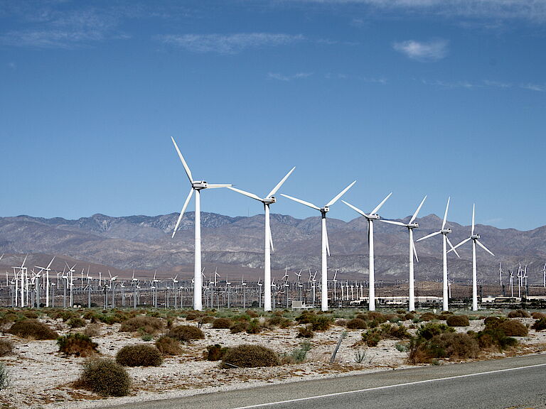 Wind Mills in Salvia, Palm Springs, California. Source: Prayitno, cc by 2.0.
